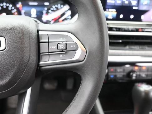 Used 2024 Jeep Compass Latitude AWD/4WD image 29