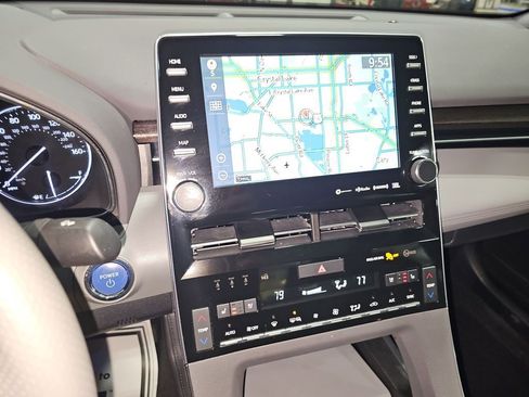 Used 2019 Toyota Avalon Limited w/ Advanced Safety Package image 40