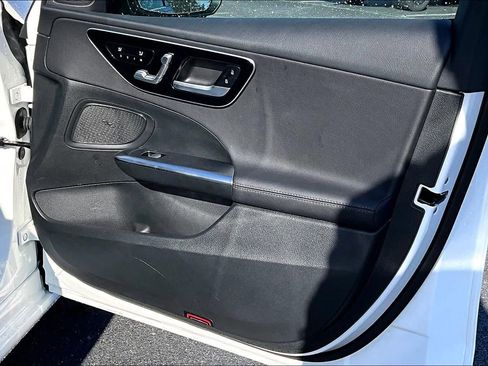Used 2025 Mercedes-Benz C 300 Sedan image 22