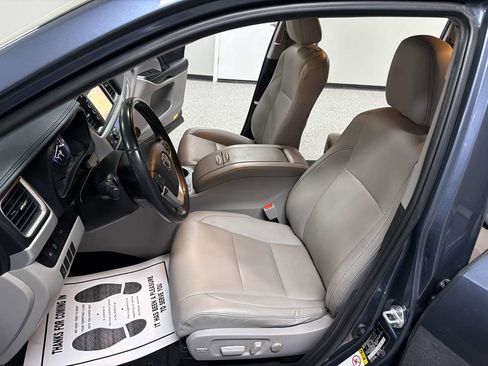 Used 2019 Toyota Highlander XLE image 11