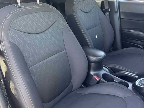 Used 2019 Kia Soul FWD image 13