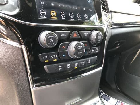 Certified 2021 Jeep Grand Cherokee Trailhawk w/ Premium Lighting Group AWD/4WD image 25