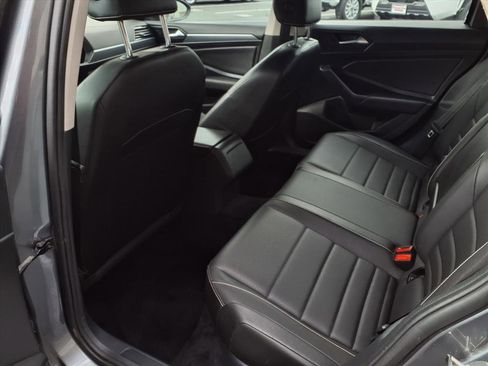 Used 2022 Volkswagen Jetta SE image 16