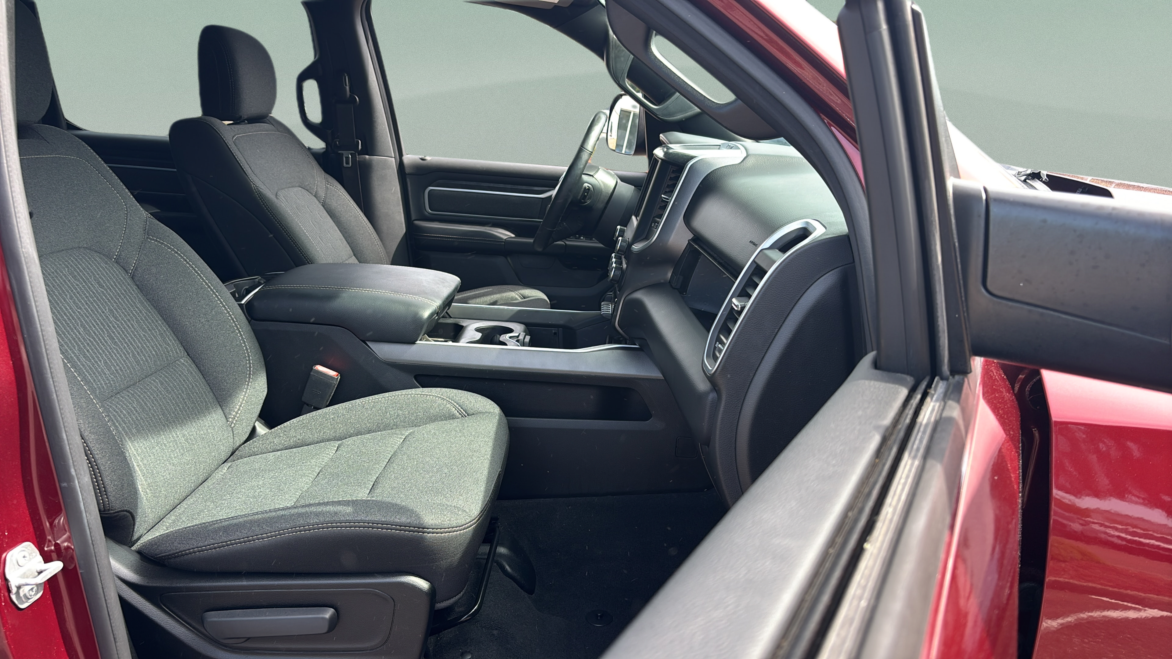 Used 2020 RAM 1500 Big Horn AWD/4WD image 14