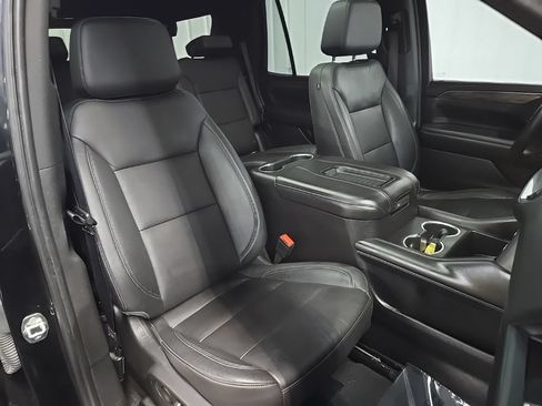 Used 2021 Chevrolet Tahoe Z71 w/ Z71 Signature Package AWD/4WD image 18