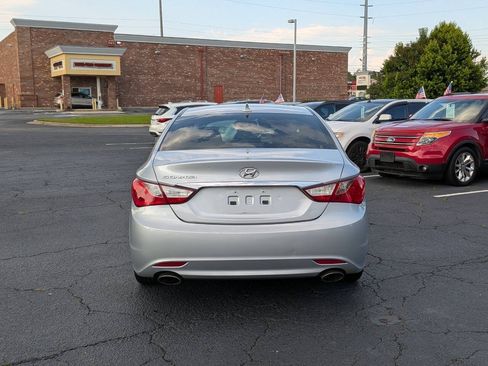 Used 2011 Hyundai Sonata SE w/ Navigation & Sunroof Pkg 4 FWD image 7