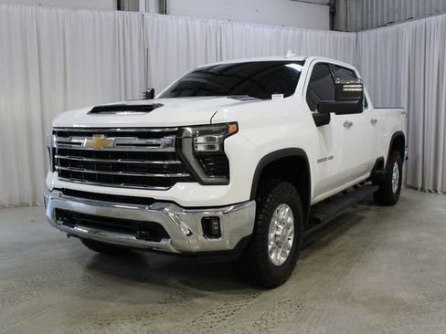 Used 2024 Chevrolet Silverado 2500 LTZ image 35