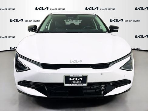 New 2025 Kia EV6 Wind image 2