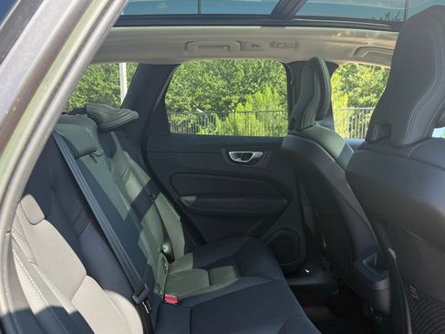 Used 2023 Volvo XC60 B5 Plus w/ Climate Package AWD/4WD image 14