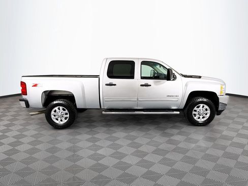 Used 2014 Chevrolet Silverado 2500 LT w/ Interior Plus Package AWD/4WD image 8