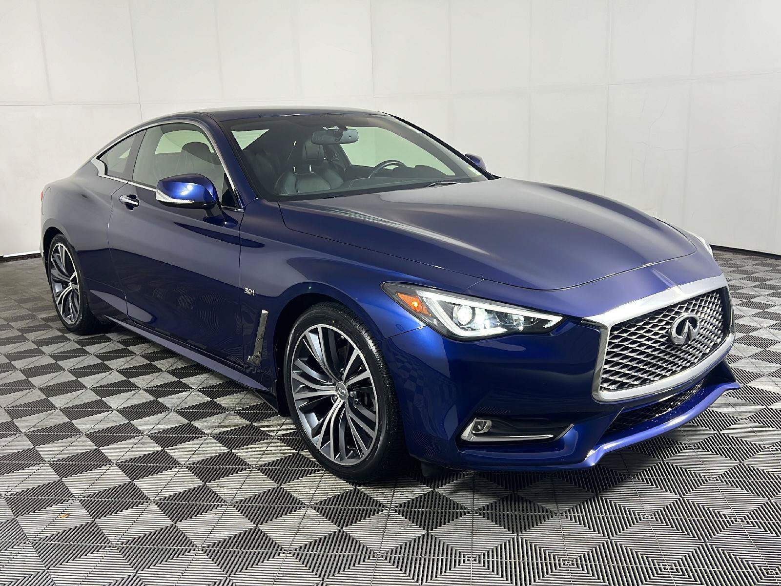 Used 2017 INFINITI Q60 3.0t w/ Premium Plus Package 3.0T AWD/4WD image 5