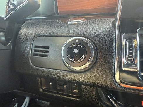 Used 2018 Lincoln Navigator L Reserve w/ Technology Package image 33