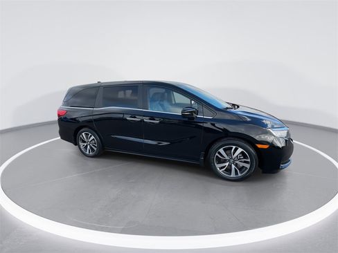 Certified 2024 Honda Odyssey Touring image 16