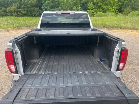 Used 2021 GMC Sierra 1500 Elevation RWD image 11