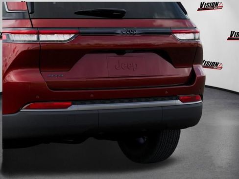 New 2026 Jeep Grand Cherokee Altitude AWD/4WD image 13