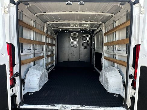 Used 2025 RAM ProMaster 2500 w/ U-Haul Equipment Group FWD image 5