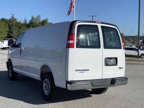 New 2025 GMC Savana 2500 w/ Driver Convenience Package RWD image 7