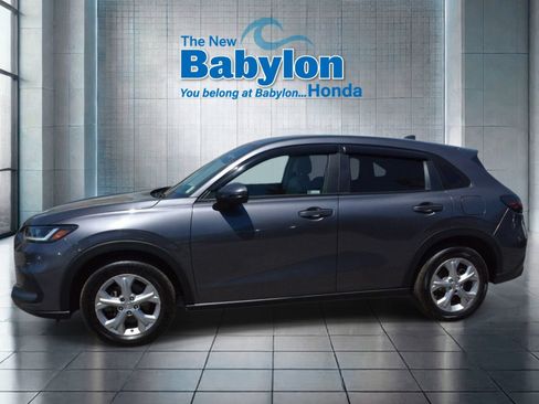 Used 2023 Honda HR-V LX image 2
