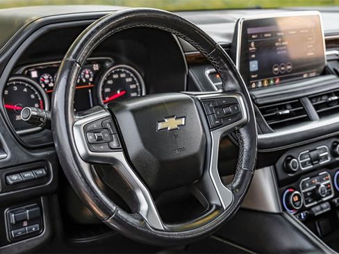 Used 2021 Chevrolet Suburban Premier w/ Premium Package image 15