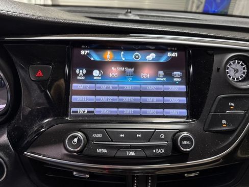 Used 2019 Buick Envision Essence w/ LPO, Road Trip Package FWD image 28
