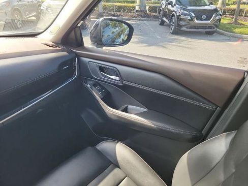 Certified 2023 Nissan Rogue SL w/ SL Premium Package image 19