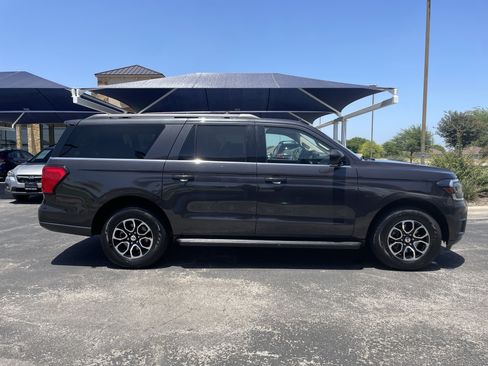 Used 2024 Ford Expedition Max XLT AWD/4WD image 8