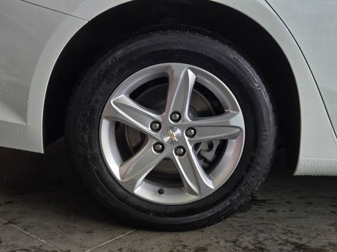Used 2024 Chevrolet Malibu LT FWD image 5