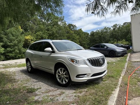 Used 2017 Buick Enclave Premium FWD image 4