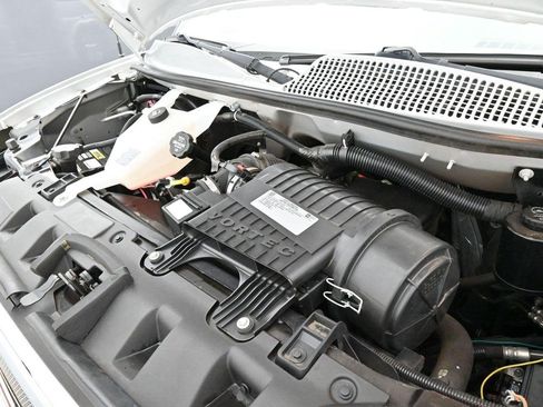 Used 2017 GMC Savana 2500 RWD image 45