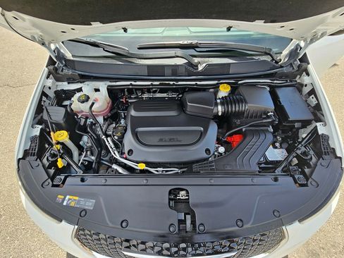 Used 2024 Chrysler Pacifica Touring-L FWD image 22
