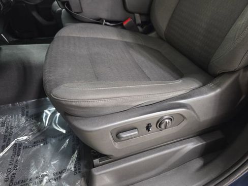 Used 2021 Chevrolet Silverado 1500 LT AWD/4WD image 29