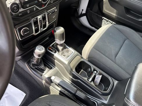 Used 2023 Jeep Wrangler Unlimited Sahara AWD/4WD image 24