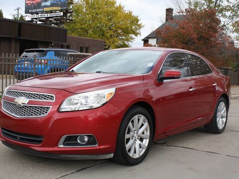Used 2013 Chevrolet Malibu LTZ image 2