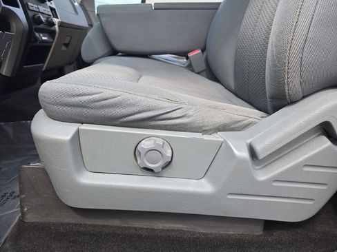 Used 2014 Ford F150 XLT AWD/4WD image 19