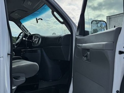 Used 2008 Ford E-350 and Econoline 350 Extended Super Duty image 15