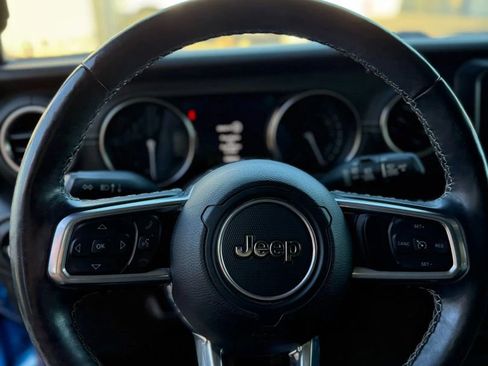 Used 2021 Jeep Wrangler Unlimited Sahara w/ Cold Weather Group AWD/4WD image 12
