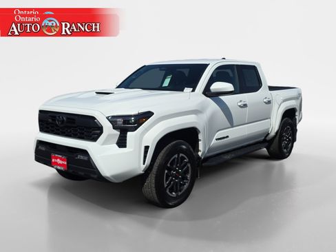 Used 2024 Toyota Tacoma TRD Sport AWD/4WD image 7