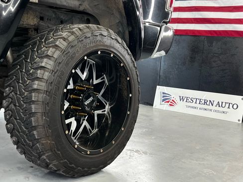 Used 2016 RAM 2500 Laramie w/ Convenience Group image 12