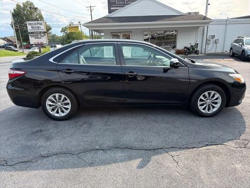 Used 2017 Toyota Camry LE FWD image 7