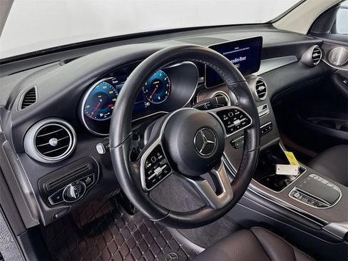 Used 2021 Mercedes-Benz GLC 300 4MATIC w/ Premium Package image 4