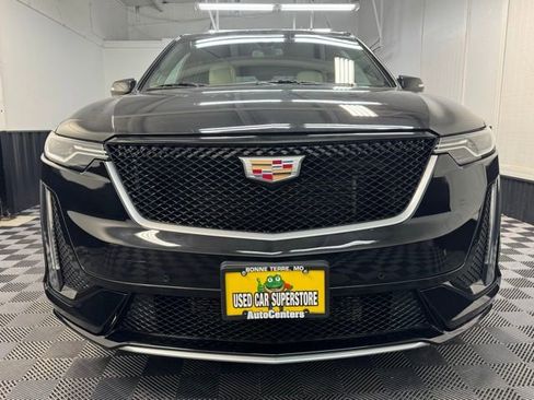 Used 2023 Cadillac XT6 Sport image 2