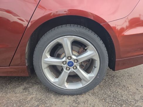 Used 2015 Ford Fusion SE w/ Equipment Group 201A image 12