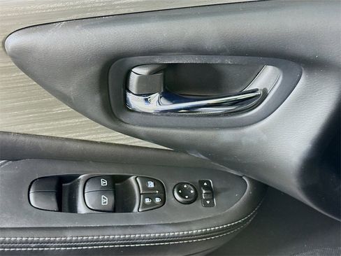 Used 2017 Nissan Murano SV image 22