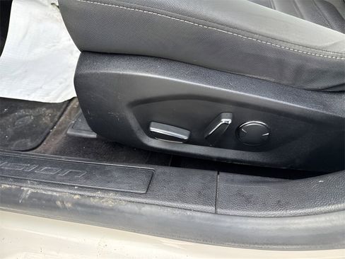 Used 2017 Ford Fusion SE w/ Fusion SE Technology Package image 21