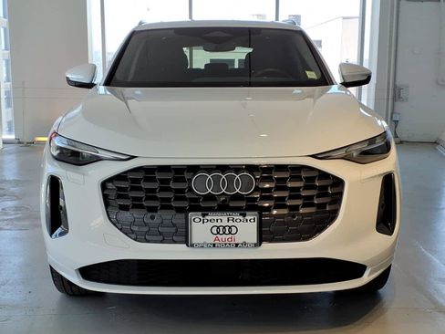 Used 2025 Audi Q5 Premium w/ Convenience Package AWD/4WD image 2