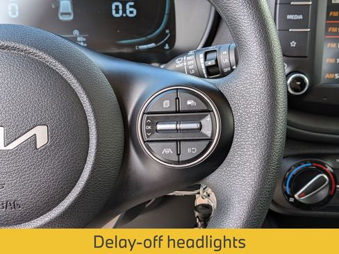 Used 2025 Kia Soul LX w/ LX Technology Package FWD image 19