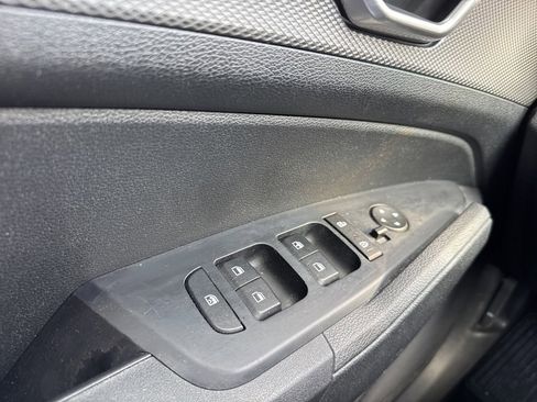 Used 2023 Kia Sportage LX image 26