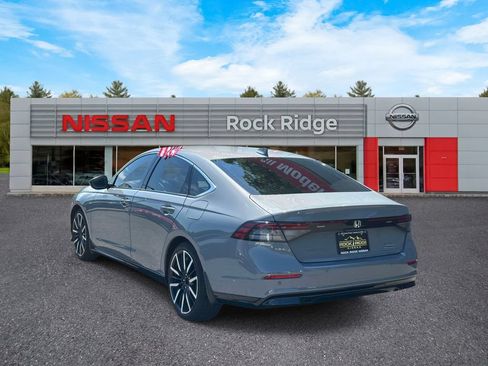 Used 2023 Honda Accord Touring image 4