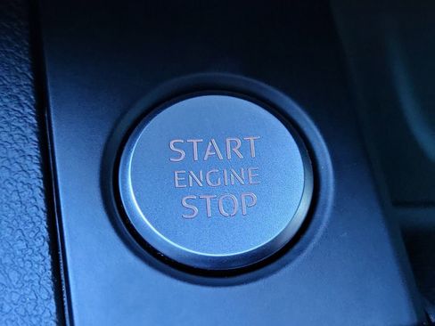 Used 2022 Audi A4 2.0T Premium image 30