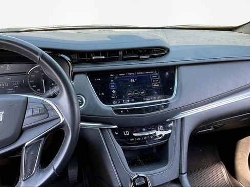 Used 2023 Cadillac XT5 Luxury FWD image 9